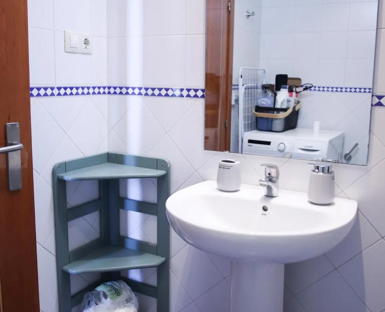 Se - Peaceful Shiny Apartment Near Fibes Seville Spain